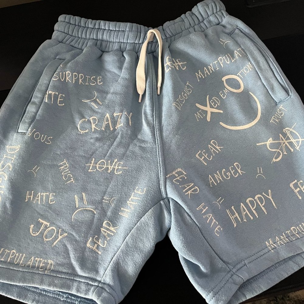 Mixed emotion Brand Fleece Shorts Size Small